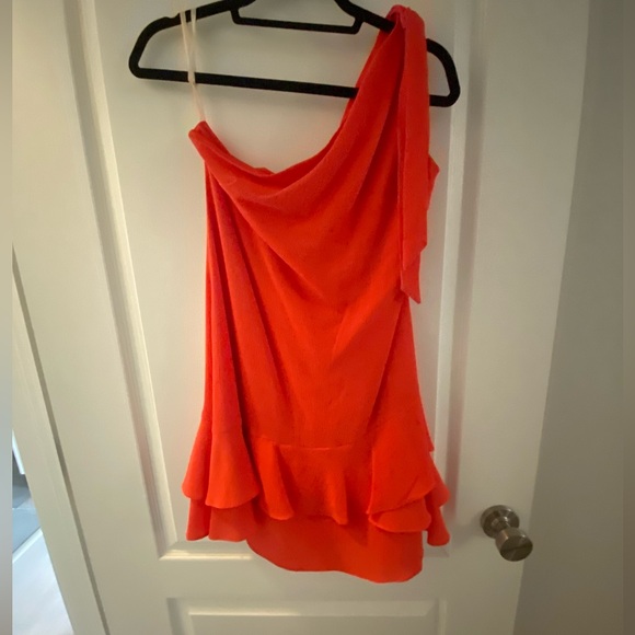 ✨NWT✨ BCBGenerational hibiscus size 8 one shoulder cocktail dress - Picture 2 of 5